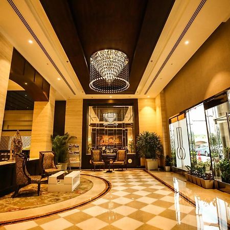 โกลเดน แกแล็กซี โฮเต็ล แอนด์ รีสอร์ต Hotel เดลี ภายนอก รูปภาพ