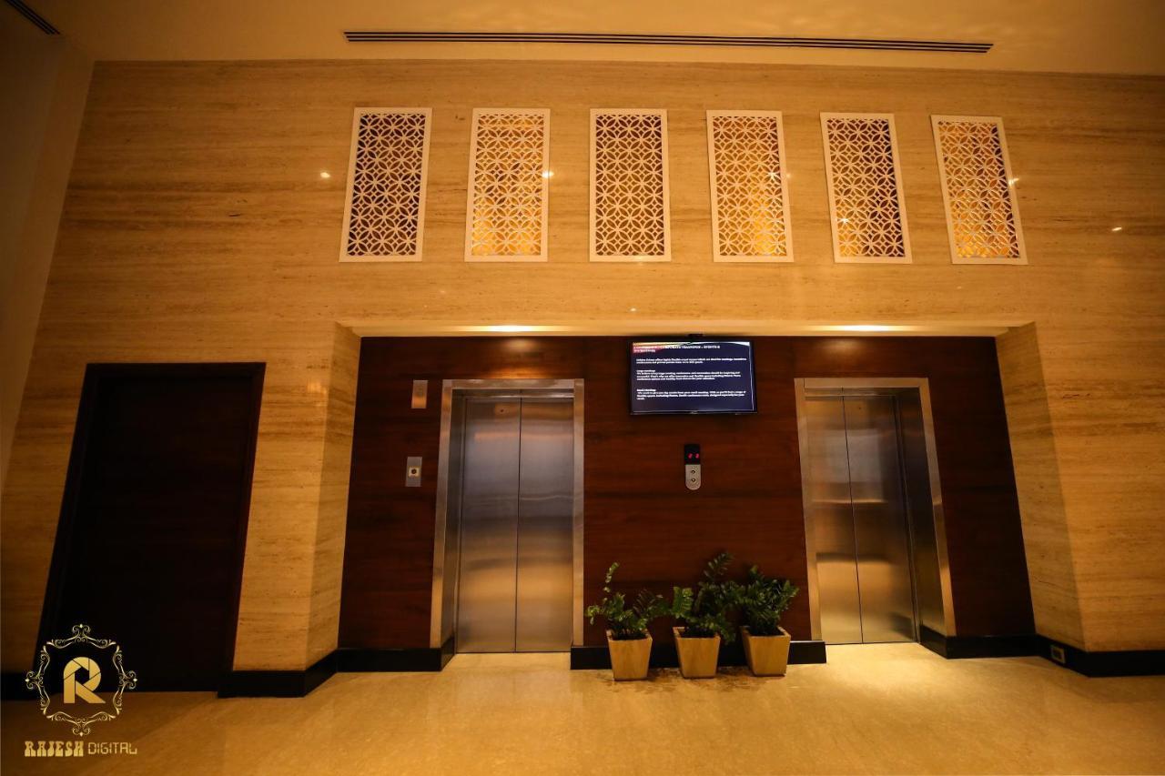โกลเดน แกแล็กซี โฮเต็ล แอนด์ รีสอร์ต Hotel เดลี ภายนอก รูปภาพ